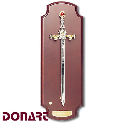 Имперская слава Меч на щите-подставке (DY2005) Donart 2007 г инфо 8068c.